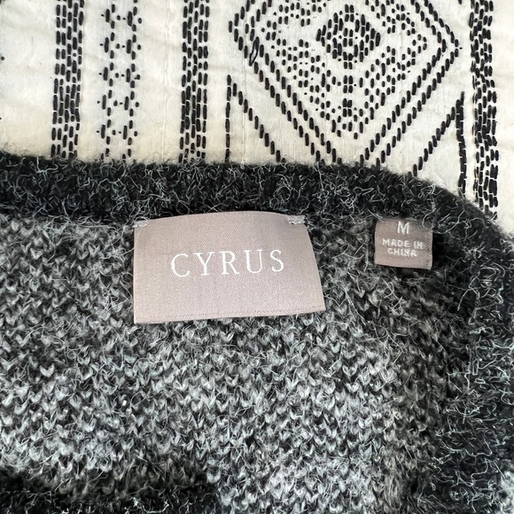 Cyrus Cardigan - Picture 2 of 3
